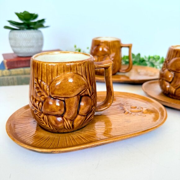 Vintage 70s Cottagecore Arnel's Merry Mushroom Ceramic Mug and Tray Snack Set - Picture 1 of 17